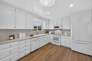 2477 Rossotto Dr, San Jose, CA 95130 - Photo 14