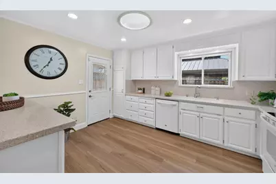 2477 Rossotto Dr, San Jose, CA 95130 - Photo 12