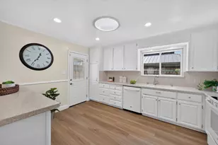 2477 Rossotto Dr, San Jose, CA 95130 - Photo 12