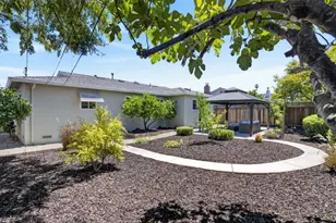 2477 Rossotto Dr, San Jose, CA 95130 - Photo 30