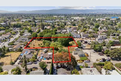 990 Garden St, East Palo Alto, CA 94303 - Photo 1
