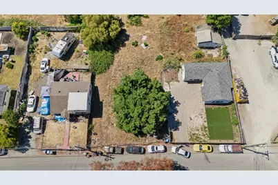990 Garden St, East Palo Alto, CA 94303 - Photo 2