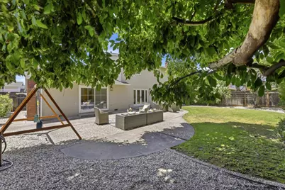 2260 Constitution Dr, San Jose, CA 95124 - Photo 38