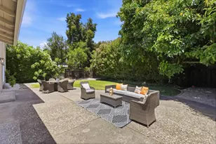 2260 Constitution Dr, San Jose, CA 95124 - Photo 36