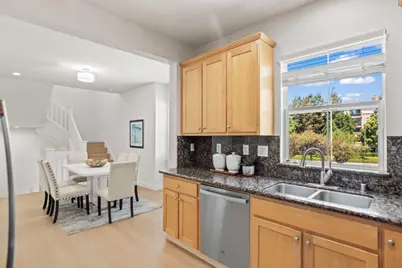 585 Amherst Ter, Sunnyvale, CA 94087 - Photo 12