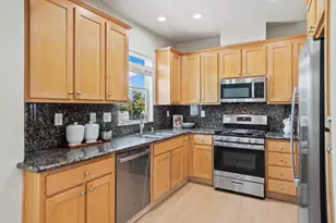 585 Amherst Terrace, Sunnyvale, CA 94087 - Photo 10