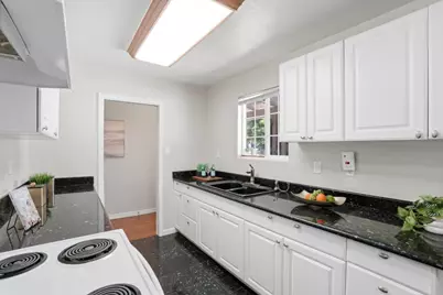 2495 Gloria Way, East Palo Alto, CA 94303 - Photo 16