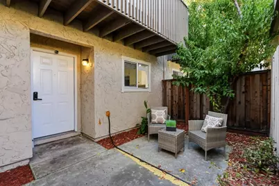 117 Mission Dr, East Palo Alto, CA 94303 - Photo 2