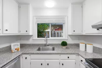 117 Mission Dr, East Palo Alto, CA 94303 - Photo 18