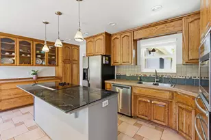 2586 Bobolink Dr, San Jose, CA 95125 - Photo 8