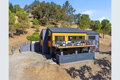 17815 Woodland Ave, Morgan Hill, CA 95037 - Photo 4