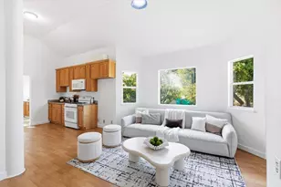 21075 Greenleaf Dr, Cupertino, CA 95014 - Photo 42