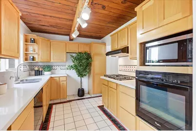 21075 Greenleaf Dr, Cupertino, CA 95014 - Photo 32