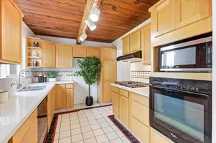 21075 Greenleaf Dr, Cupertino, CA 95014 - Photo 32