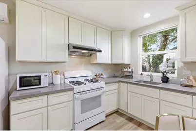 21075 Greenleaf Dr, Cupertino, CA 95014 - Photo 62