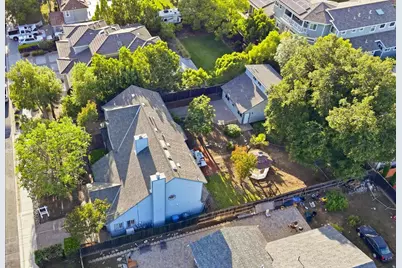 21075 Greenleaf Dr, Cupertino, CA 95014 - Photo 90