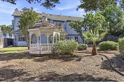 21075 Greenleaf Dr, Cupertino, CA 95014 - Photo 74