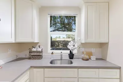 21075 Greenleaf Dr, Cupertino, CA 95014 - Photo 60