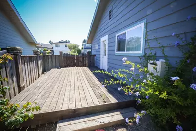 142 Sir Francis Ct, Capitola, CA 95010 - Photo 8