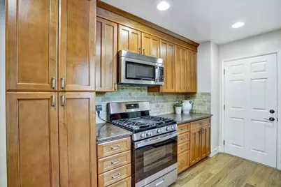 124 Oakwood Dr, Redwood City, CA 94061 - Photo 44