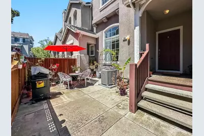 984 Goodacre Ln, San Jose, CA 95125 - Photo 2