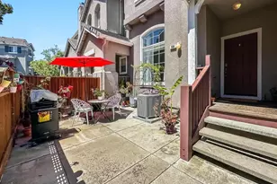 984 Goodacre Ln, San Jose, CA 95125 - Photo 2