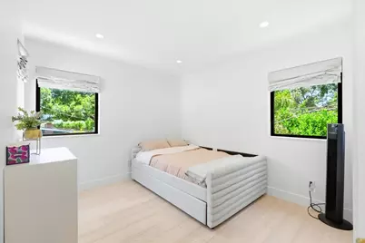 1031 Almanor Ave, Menlo Park, CA 94025 - Photo 26