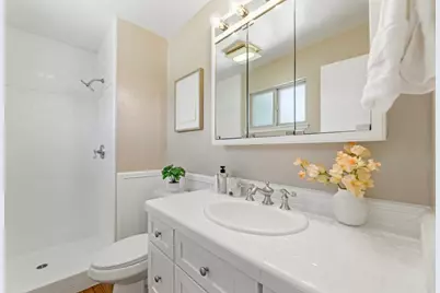 569 Gaundabert Ln, San Jose, CA 95136 - Photo 22