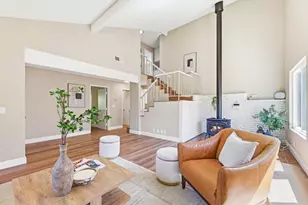 569 Gaundabert Ln, San Jose, CA 95136 - Photo 6