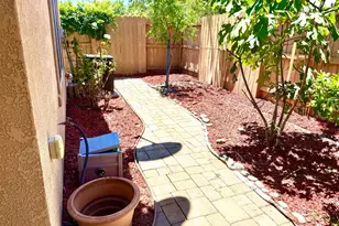9946 Hatherton Way, Elk Grove, CA 95757 - Photo 12