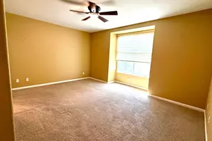 9946 Hatherton Way, Elk Grove, CA 95757 - Photo 4