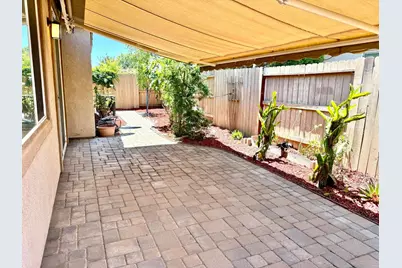 9946 Hatherton Way, Elk Grove, CA 95757 - Photo 8