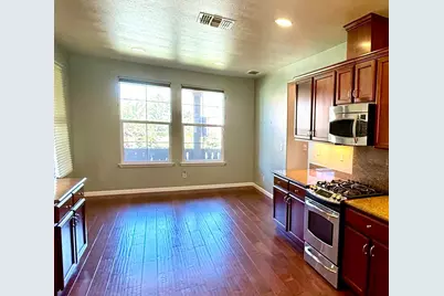 9946 Hatherton Way, Elk Grove, CA 95757 - Photo 4