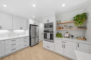 2411 Carlmont Dr 107, Belmont, CA 94002 - Photo 20