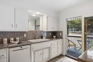 810 Lighthouse Ave 206, Pacific Grove, CA 93950 - Photo 14