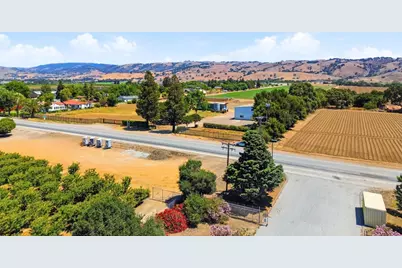 3065 Pacheco Pass Hwy, Gilroy, CA 95020 - Photo 10