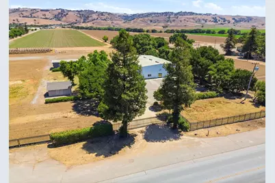 3065 Pacheco Pass Hwy, Gilroy, CA 95020 - Photo 2