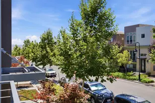179 Llano De Los Robles Ave 1, San Jose, CA 95136 - Photo 32