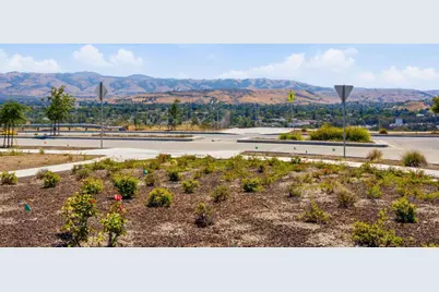 179 Llano De Los Robles Ave 1, San Jose, CA 95136 - Photo 36