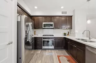 179 Llano De Los Robles Ave 1, San Jose, CA 95136 - Photo 10