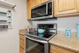 1184 Sunny Ct, San Jose, CA 95116 - Photo 10