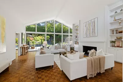 820 Eucalyptus Ave, Hillsborough, CA 94010 - Photo 2