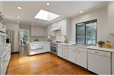 820 Eucalyptus Ave, Hillsborough, CA 94010 - Photo 8