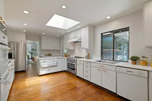 820 Eucalyptus Ave, Hillsborough, CA 94010 - Photo 8