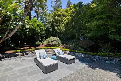 820 Eucalyptus Ave, Hillsborough, CA 94010 - Photo 22