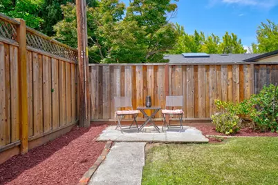 568 Leona Ln, Mountain View, CA 94040 - Photo 26