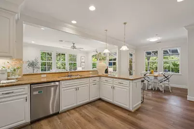 153 Laurelwood Dr, Novato, CA 94949 - Photo 16