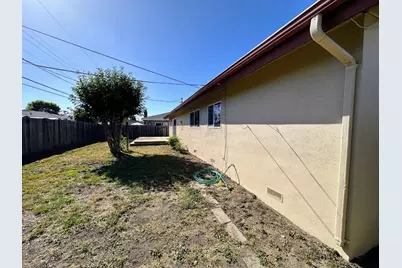 737 Saint Ann Dr, Salinas, CA 93901 - Photo 6