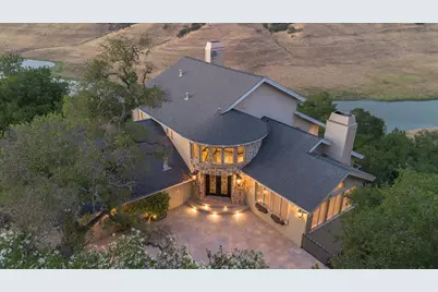 17864 Holiday Dr, Morgan Hill, CA 95037 - Photo 4