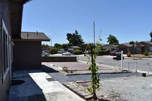 1040 Central Ave, Hollister, CA 95023 - Photo 4